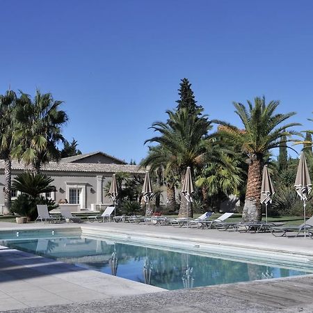 Domaine Du Grand Malherbes Aimargues Bagian luar foto